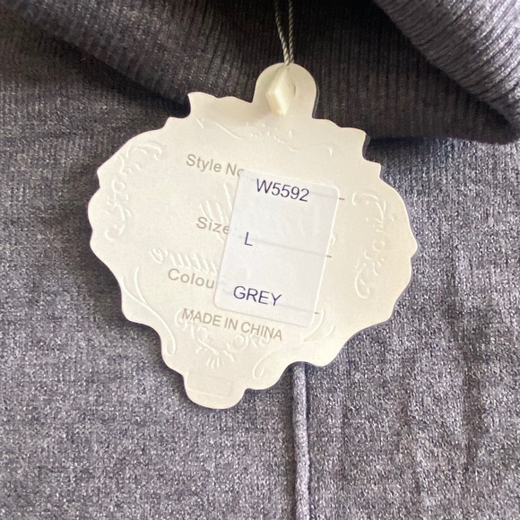 NWT Simply Couture Grey Turtleneck Tunic with pockets, size L - Picture 3 of 7
